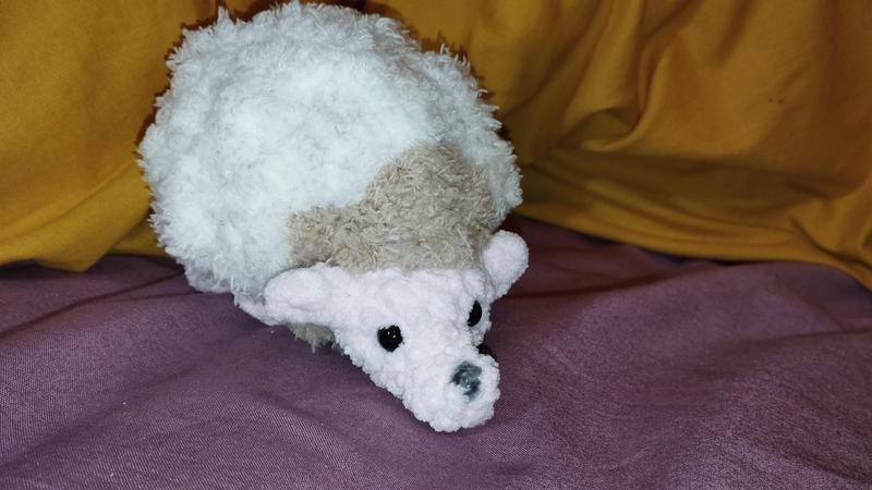 Une peluche de mouton tout fluffy