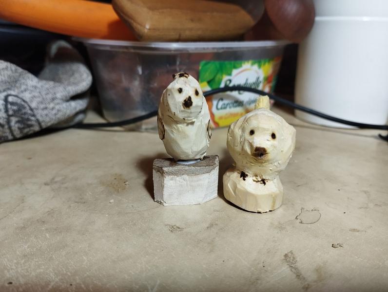Deux sculptures d'oiseaux en bois 