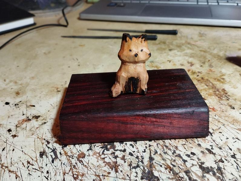 Un petit renard en bois