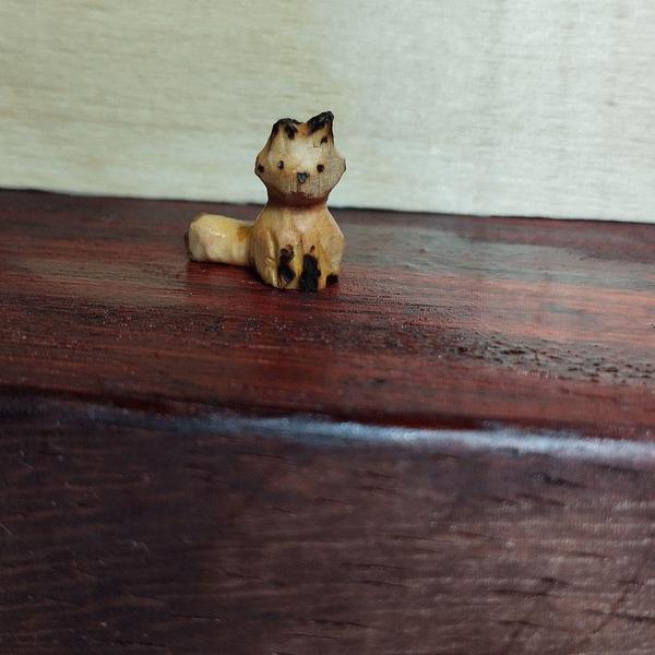 Un petit renard en bois