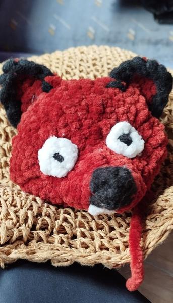 Une tête de renard au crochet. Elle est assez irrégulière 
