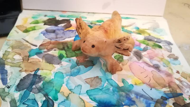 Sculpture en bois d'axolotl 