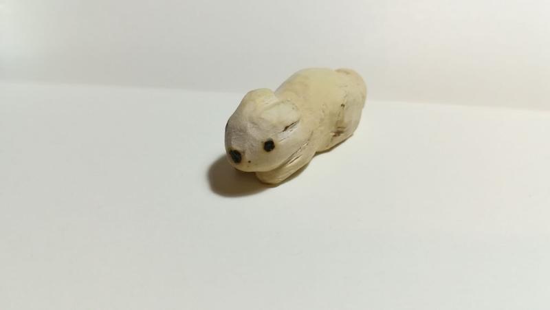 Sculpture de lapin en bois 