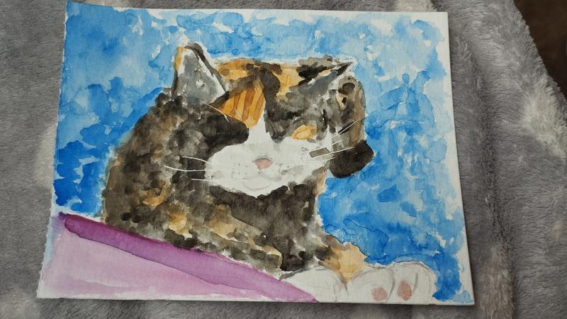 Aquarelle d'une chatte tricolore qui dort, les pattes avant étirées