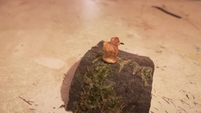 petite sculpture d'oiseau