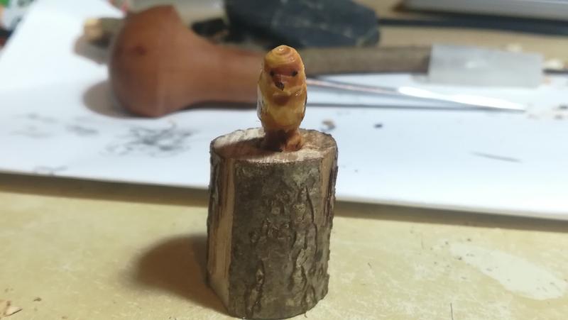 petite sculpture d'oiseau