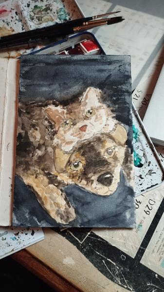 Aquarelle d'un chat qui pose ça tête sur celle d'un chien. Le chat est tigré blanc, le chien ressemble à un jeune berger allemand